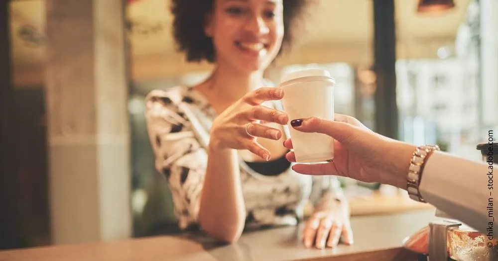 Wie dein Kaffee am Morgen dir mit ETFs 8.000 Euro einbringen kann