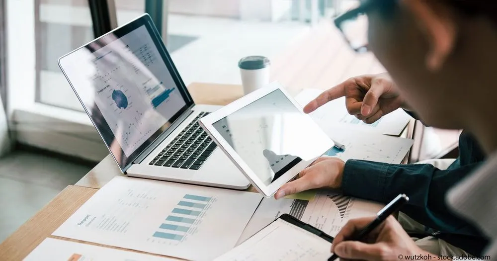 Solidvest-Experten stehen an den Standorten in Köln,
Frankfurt und am Hauptsitz Pullach zu Fragen der Geldanlage zur Verfügung. Solidvest-Experten stehen an den Standorten in Köln, Frankfurt und am Hauptsitz Pullach zu Fragen der Geldanlage zur Verfügung.