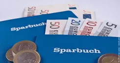 Wie funktioniert ein Sparbuch? Das Bild zeigt Sparbücher